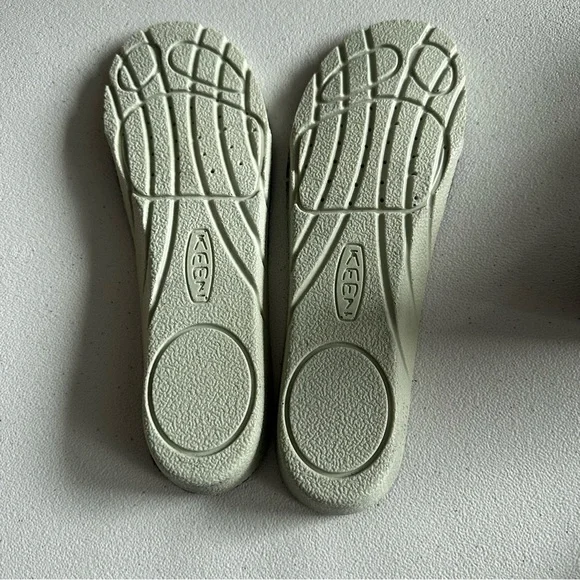 KEEN Women's Belleterre Ankle Quilted Waterproof Boots. - Picture 13 of 13